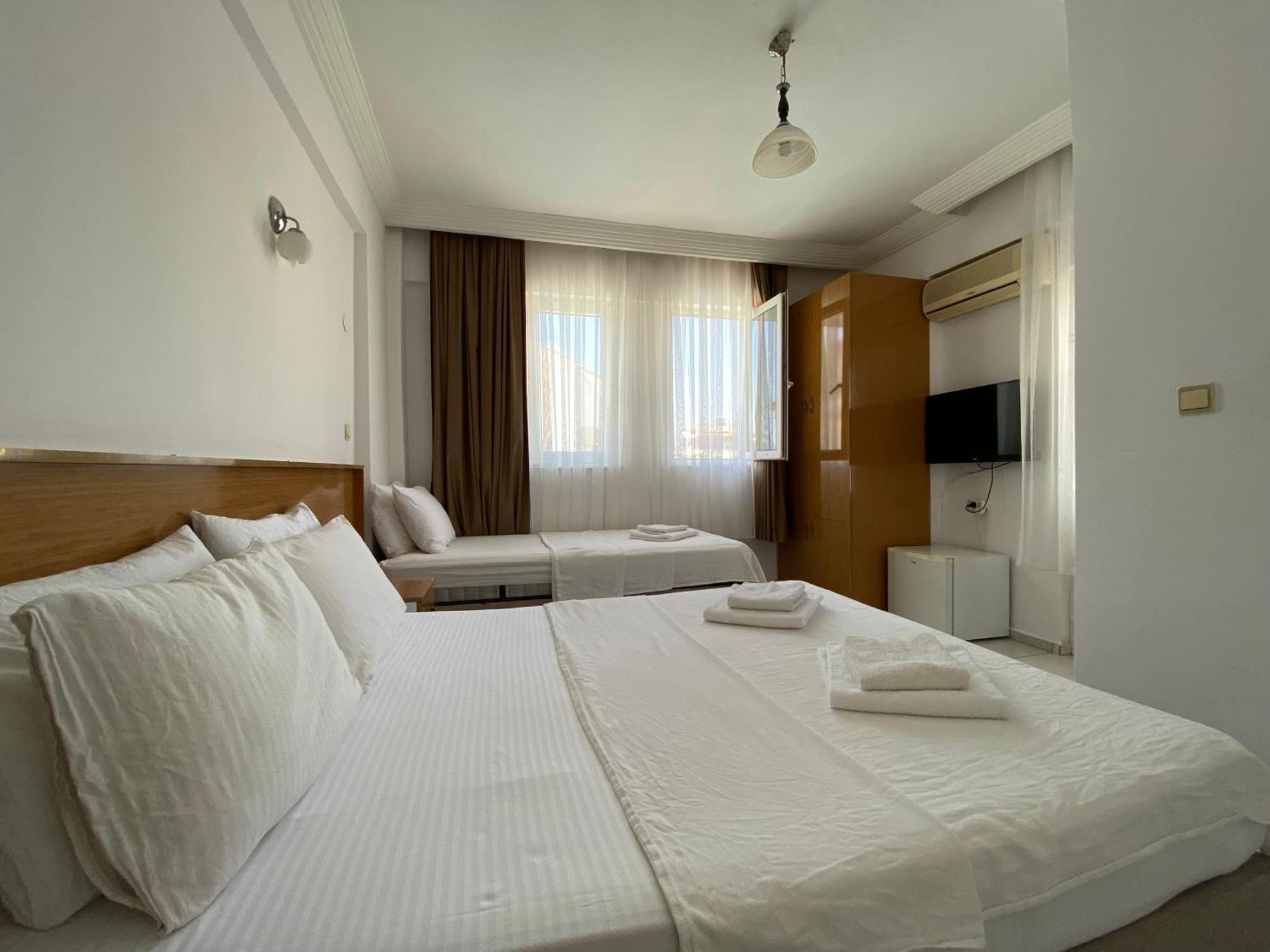 Cam Hotel Fethiye Esterno foto