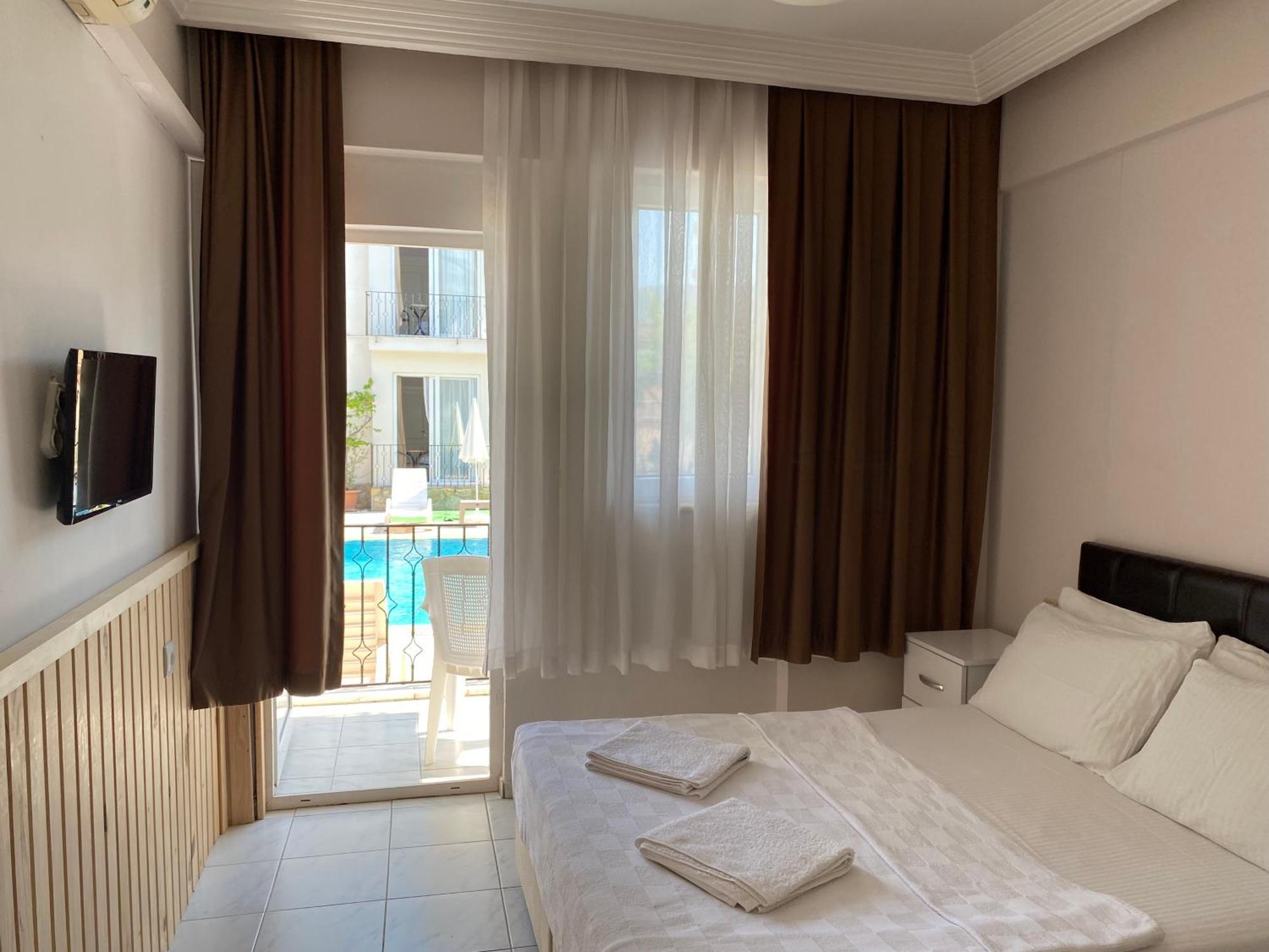 Cam Hotel Fethiye Esterno foto